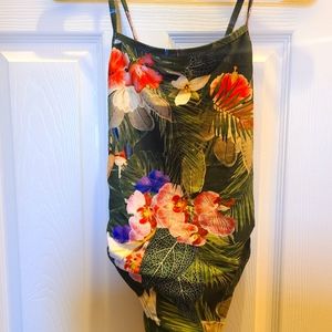 Scotty fixed back jolyn suit